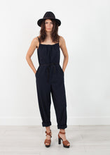 Carica l&#39;immagine nel visualizzatore di Gallery, Sleeveless Jumpsuit in Navy