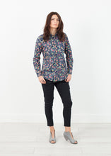 Carica l&#39;immagine nel visualizzatore di Gallery, Long Sleeve Blouse in Black/Floral