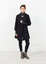Carica l&#39;immagine nel visualizzatore di Gallery, Day Coat in Navy