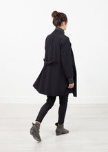 Carica l&#39;immagine nel visualizzatore di Gallery, Day Coat in Navy