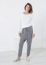 Carica l&#39;immagine nel visualizzatore di Gallery, Stretch Tee in Milk