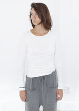 Carica l&#39;immagine nel visualizzatore di Gallery, Stretch Tee in Milk