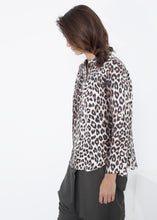 Carica l&#39;immagine nel visualizzatore di Gallery, Madame L Blouse in Leopard