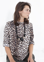 Carica l&#39;immagine nel visualizzatore di Gallery, Madame L Blouse in Leopard