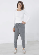 Carica l&#39;immagine nel visualizzatore di Gallery, Stretch Tee in Milk