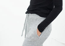 Carica l&#39;immagine nel visualizzatore di Gallery, Highsoft Cropped Sweat in Heather Grey