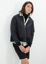 Carica l&#39;immagine nel visualizzatore di Gallery, Swing Bomber in Black