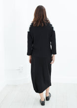 Carica l&#39;immagine nel visualizzatore di Gallery, Contrast Felted Sweater in Black