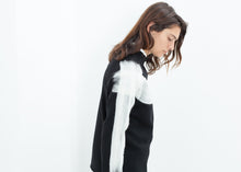 Carica l&#39;immagine nel visualizzatore di Gallery, Contrast Felted Sweater in Black