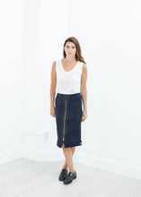 Carica l&#39;immagine nel visualizzatore di Gallery, Contrast Zipper Skirt in Navy