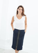 Carica l&#39;immagine nel visualizzatore di Gallery, Contrast Zipper Skirt in Navy