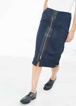 Carica l&#39;immagine nel visualizzatore di Gallery, Contrast Zipper Skirt in Navy