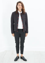 Carica l&#39;immagine nel visualizzatore di Gallery, Camelia Reversible Jacket in Black/Red