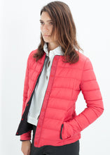 Carica l&#39;immagine nel visualizzatore di Gallery, Camelia Reversible Jacket in Black/Red