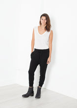 Carica l&#39;immagine nel visualizzatore di Gallery, Highsoft Cropped Sweat in Black