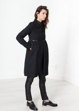 Carica l'immagine nel visualizzatore di Gallery, Zoulou Coat in Black