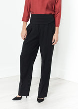 Carica l&#39;immagine nel visualizzatore di Gallery, Pleated Waistband Trouser in Black