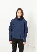 Carica l&#39;immagine nel visualizzatore di Gallery, Full Collar Poplin Blouse in Navy