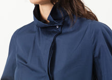 Carica l&#39;immagine nel visualizzatore di Gallery, Full Collar Poplin Blouse in Navy