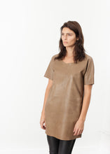 Carica l&#39;immagine nel visualizzatore di Gallery, Leather Front Tunic