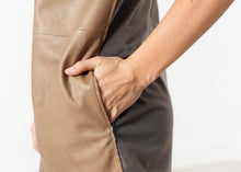 Carica l&#39;immagine nel visualizzatore di Gallery, Leather Front Tunic