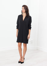Carica l&#39;immagine nel visualizzatore di Gallery, A-Line Pocket Shift in Black