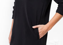 Carica l&#39;immagine nel visualizzatore di Gallery, A-Line Pocket Shift in Black
