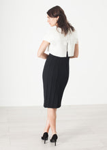 Carica l&#39;immagine nel visualizzatore di Gallery, Layered Contrast Dress in Cream/Black