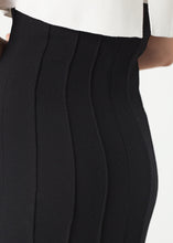 Carica l&#39;immagine nel visualizzatore di Gallery, Layered Contrast Dress in Cream/Black