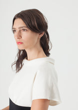 Carica l&#39;immagine nel visualizzatore di Gallery, Pearl Fastened Dress in Cream/Black