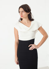 Carica l&#39;immagine nel visualizzatore di Gallery, Asymmetric Dress in Cream/Black