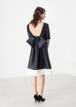 Carica l&#39;immagine nel visualizzatore di Gallery, Tie Dress in Navy