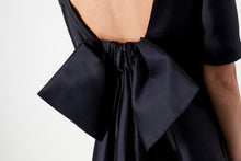 Carica l&#39;immagine nel visualizzatore di Gallery, Tie Dress in Navy