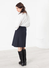 Carica l&#39;immagine nel visualizzatore di Gallery, Pleated Wool Skirt in Navy