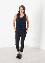 Carica l&#39;immagine nel visualizzatore di Gallery, Ruffled Tank Top in Navy