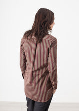Carica l&#39;immagine nel visualizzatore di Gallery, Sheen Button-Up in Red/Tan