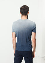 Carica l&#39;immagine nel visualizzatore di Gallery, Overprint T-Shirt in Navy