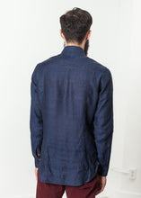 Carica l&#39;immagine nel visualizzatore di Gallery, Button Up Shirt in Navy