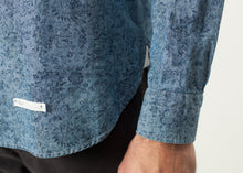 Carica l&#39;immagine nel visualizzatore di Gallery, Floral Button-Up in Blue