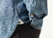 Carica l&#39;immagine nel visualizzatore di Gallery, Floral Button-Up in Blue
