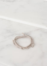 Carica l&#39;immagine nel visualizzatore di Gallery, Bracelet 85 in Grey Silk/Silver
