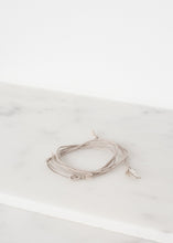 Carica l&#39;immagine nel visualizzatore di Gallery, Bracelet 85 in Grey Silk/Silver