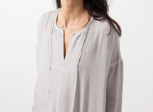 Carica l&#39;immagine nel visualizzatore di Gallery, Long Sleeve Silk Dress