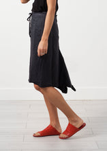 Carica l&#39;immagine nel visualizzatore di Gallery, Double Pocket Skirt