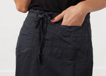Carica l&#39;immagine nel visualizzatore di Gallery, Double Pocket Skirt