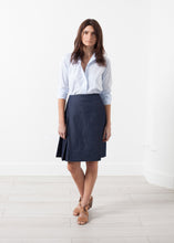 Carica l&#39;immagine nel visualizzatore di Gallery, Side Pleat Skirt