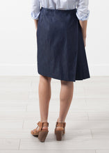 Carica l&#39;immagine nel visualizzatore di Gallery, Side Pleat Skirt