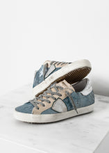 Carica l&#39;immagine nel visualizzatore di Gallery, Metallic Sequin Low Top Sneaker