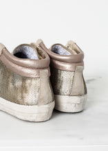 Carica l&#39;immagine nel visualizzatore di Gallery, Sequin High Top Sneaker