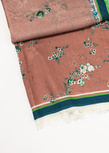 Carica l&#39;immagine nel visualizzatore di Gallery, Floral Cashmere Scarf